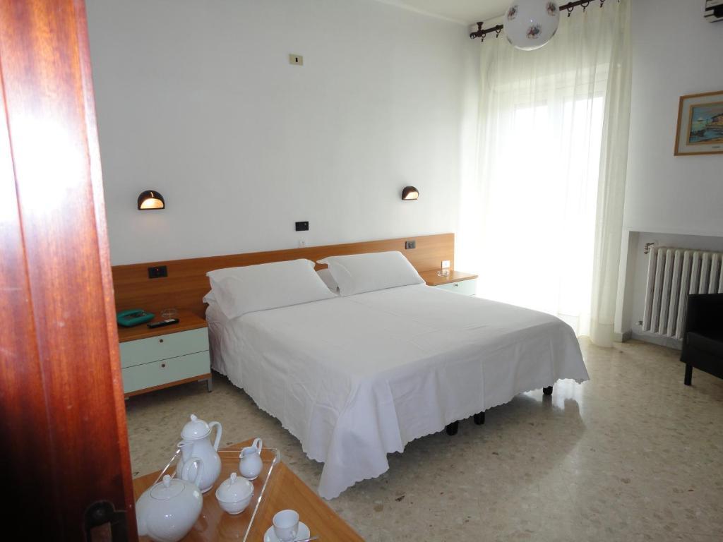 בארי Hotel Riviera חדר תמונה