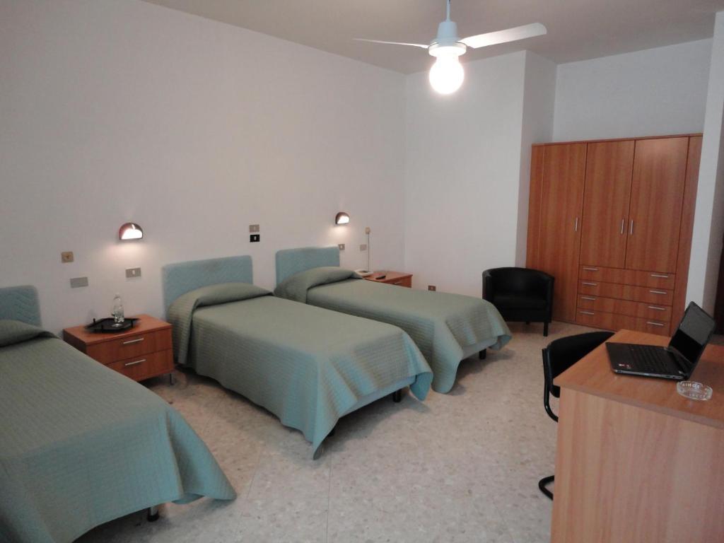 בארי Hotel Riviera חדר תמונה
