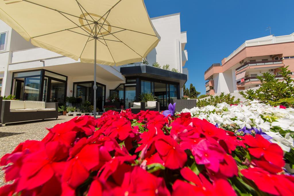 בארי Hotel Riviera מראה חיצוני תמונה