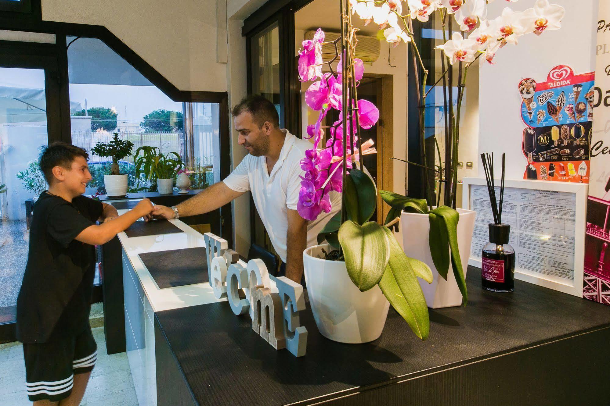 בארי Hotel Riviera מראה חיצוני תמונה