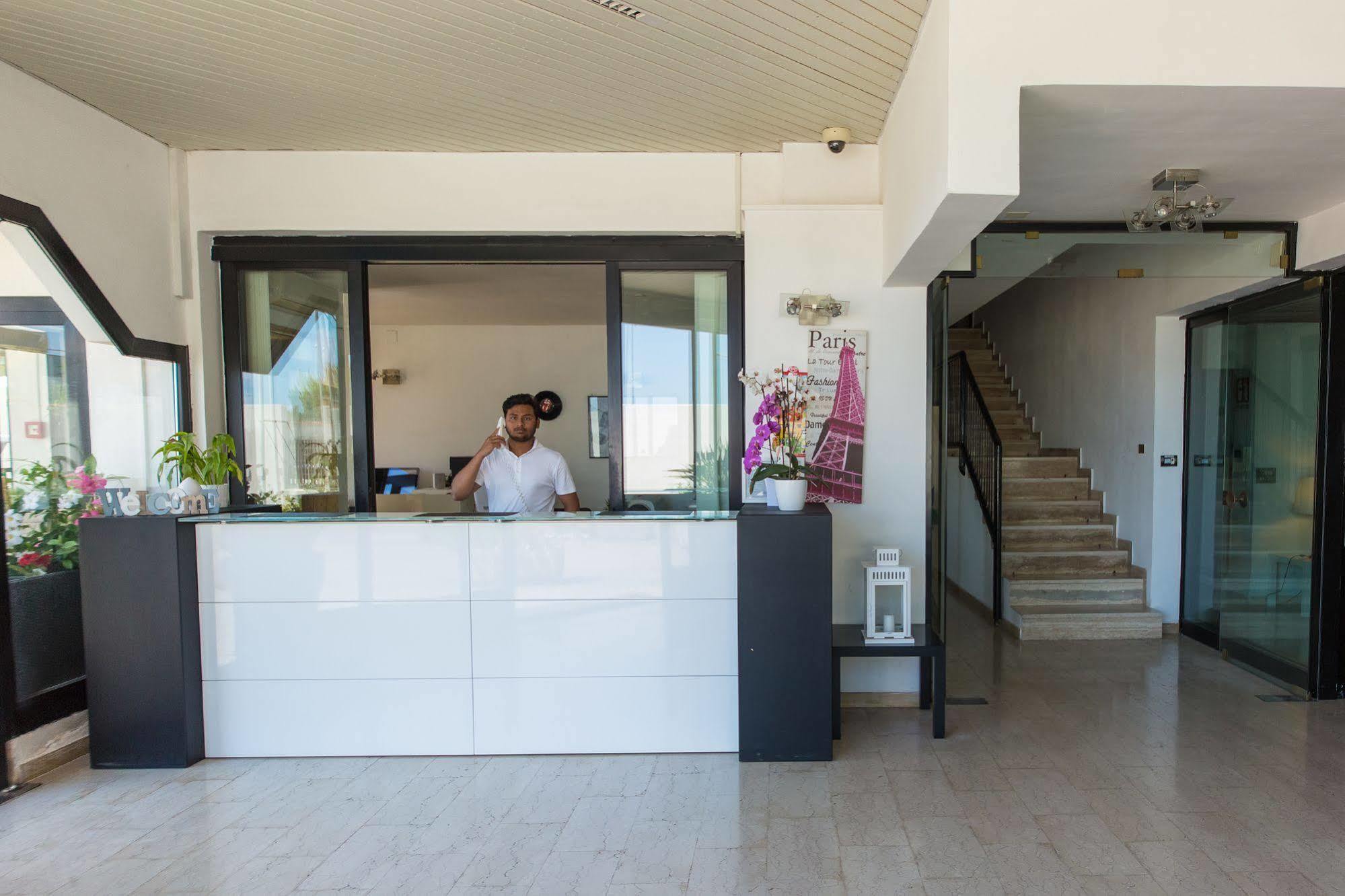 בארי Hotel Riviera מראה חיצוני תמונה