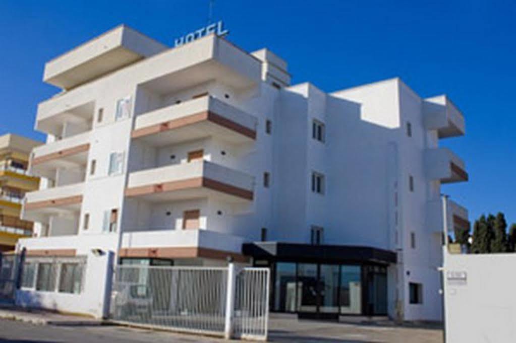בארי Hotel Riviera מראה חיצוני תמונה